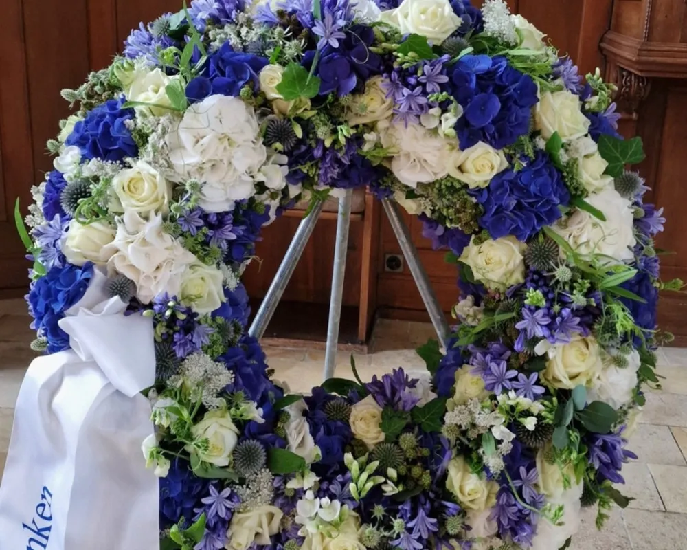 Trauerfloristik: Blumen von Himmelblau Blumen & Meer in Birmensdorf